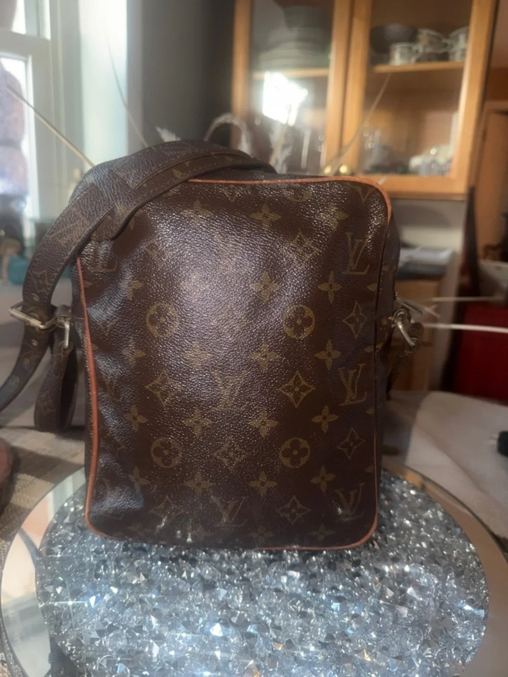 💯Authentic Louis  Vuitton Monogram Marceau PM Messenger Bag in Brown